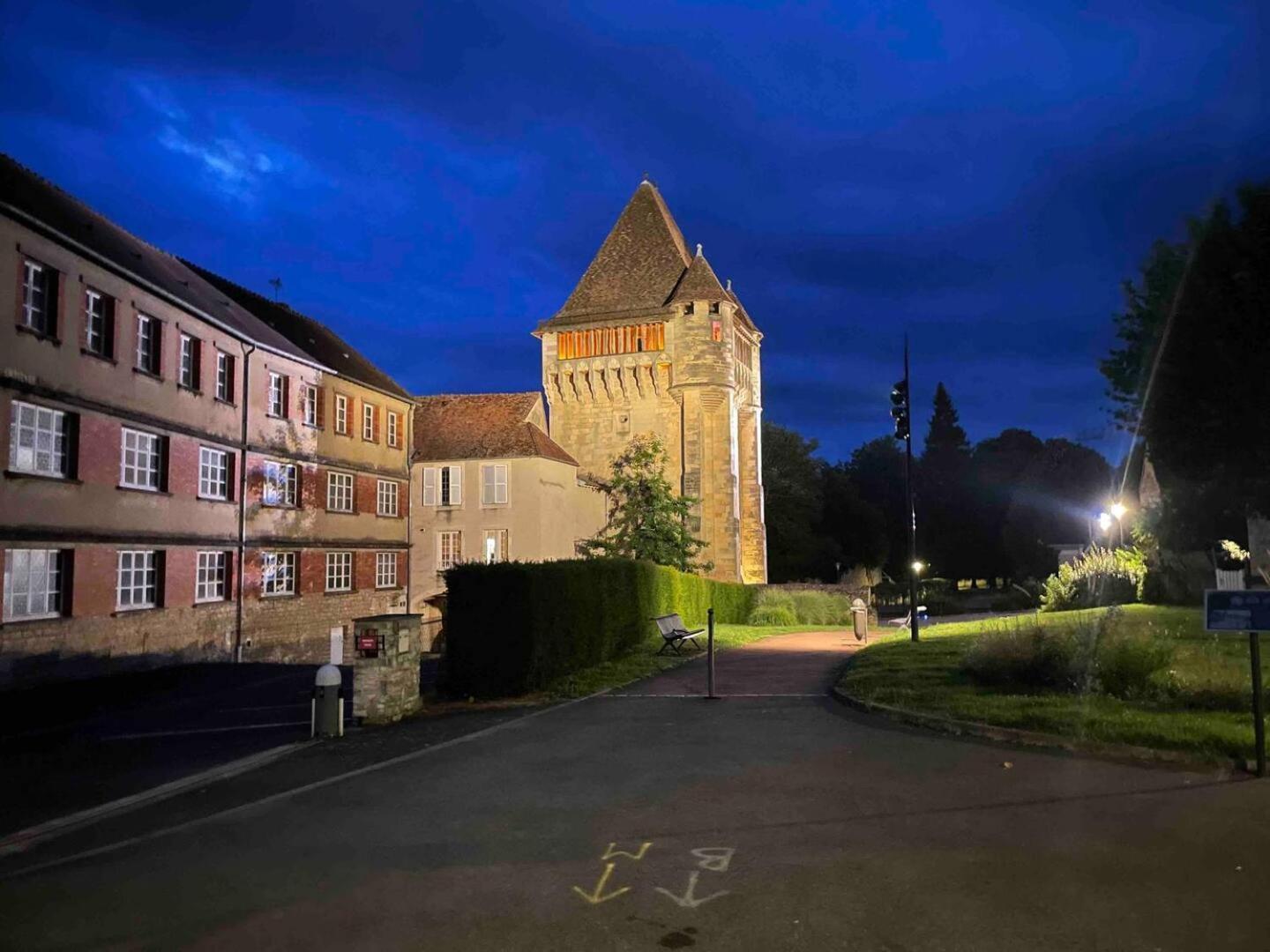"Au Centre De Nevers" Hyper Centre Ville De Nevers, Proche Gare, Spacieux & Calme Eksteriør billede