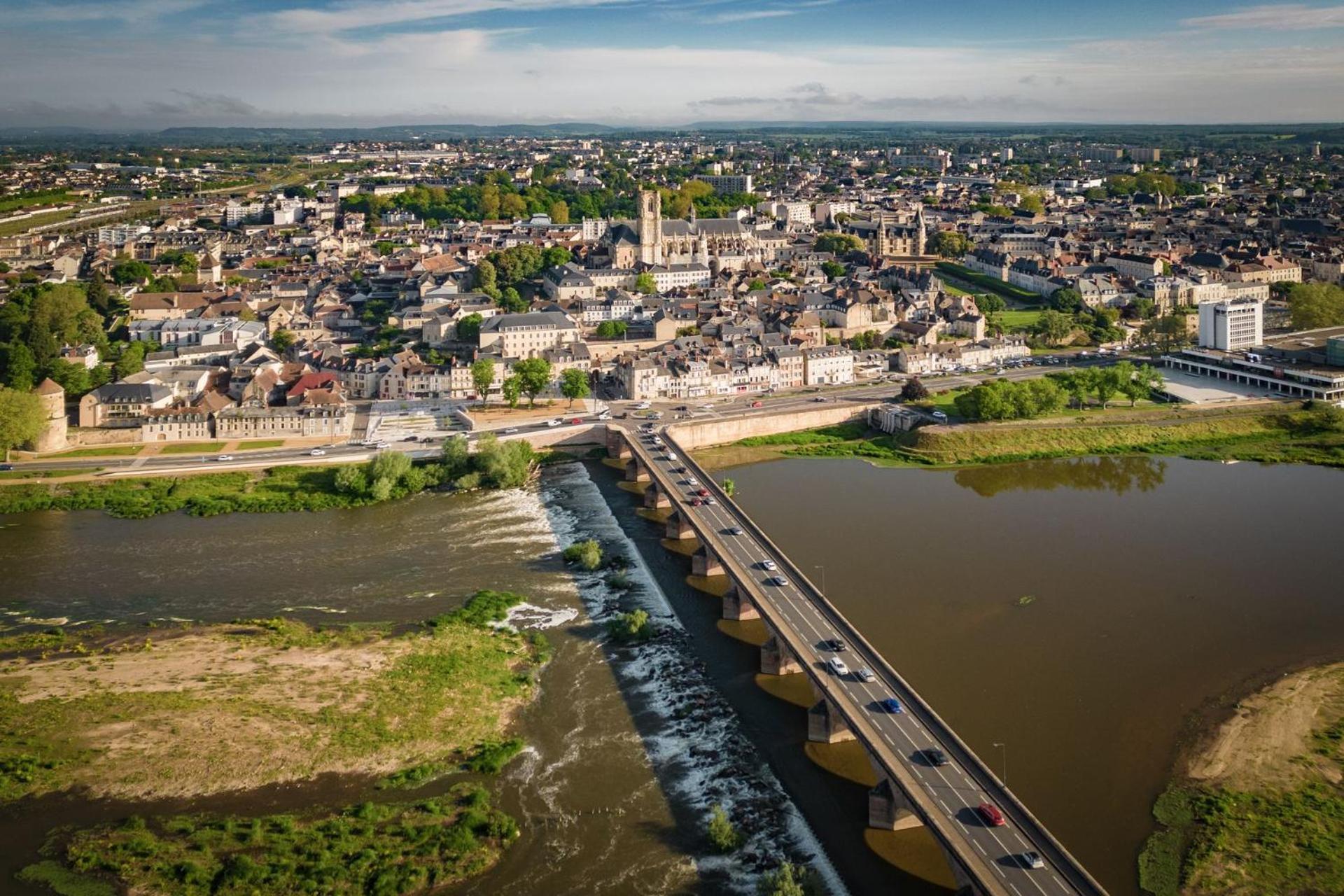 "Au Centre De Nevers" Hyper Centre Ville De Nevers, Proche Gare, Spacieux & Calme Eksteriør billede
